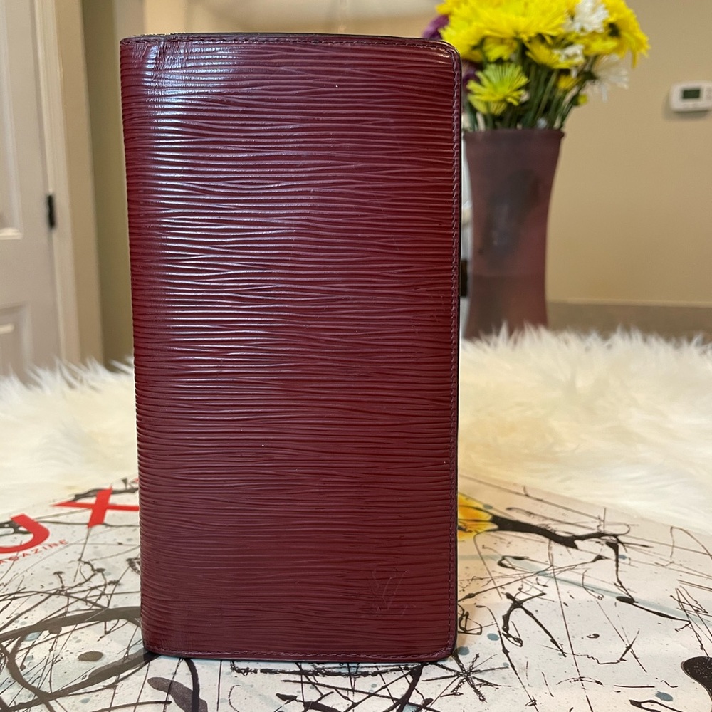 Louis Vuitton Brazza Long Wallet in Epi Leather